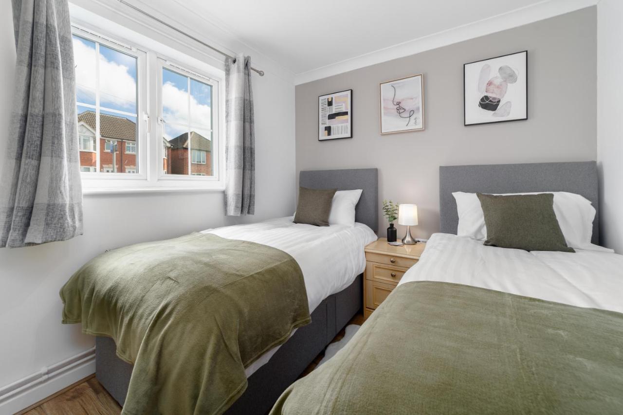 Charming 2Br Ground Floor Flat In Sholing, 11 Mins From City Centre - Recently Set Up With Love Southampton Eksteriør billede